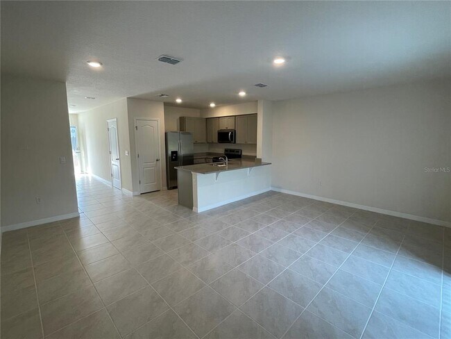 Building Photo - 3057 Canary Ave