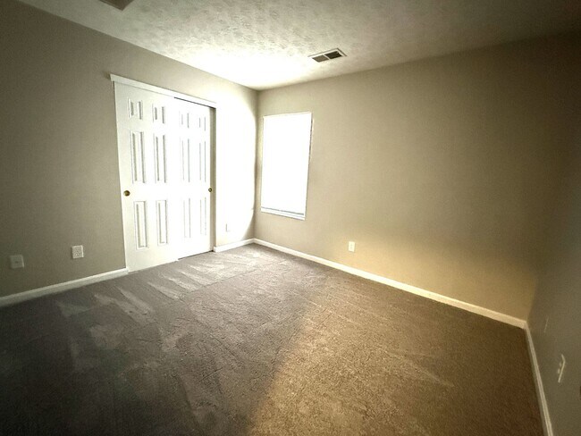 Building Photo - 3 Bedroom Home in the Village Wildwood Sub...