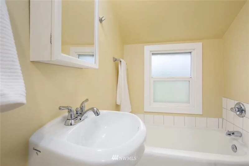 Building Photo - 2190 Washington St