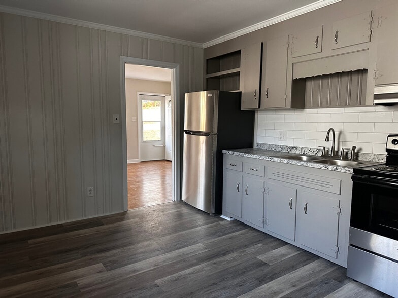 Building Photo - 2054 K Ct Ave