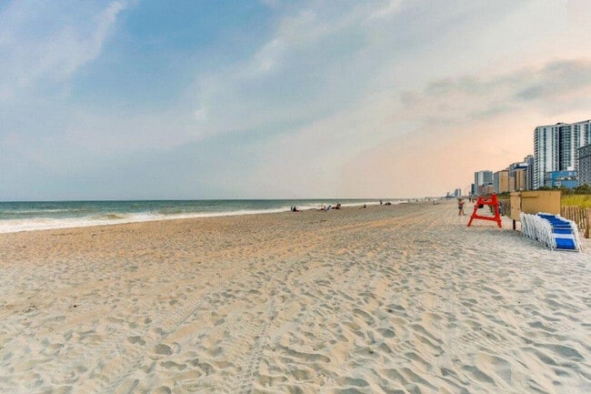 Building Photo - 2406 N Ocean Blvd