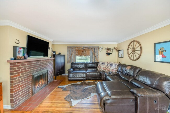 Building Photo - 5676 Mellie Ln