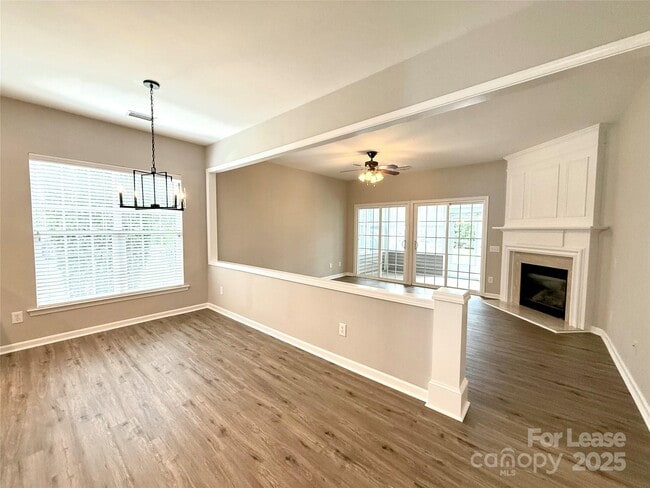 Building Photo - 2135 Ashley River Rd