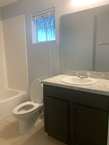 Building Photo - 2744 Stanwood Dr