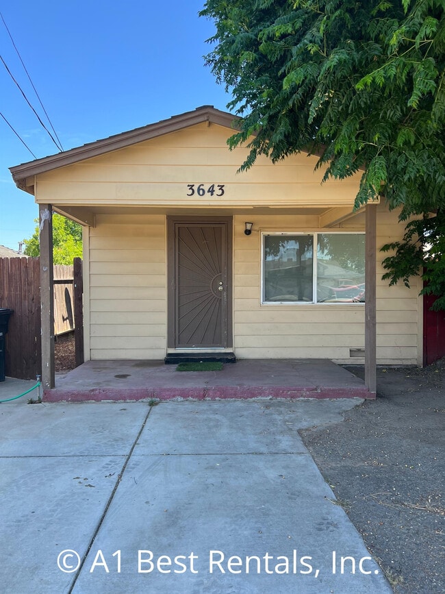 Primary Photo - 3643 Dakota Ave