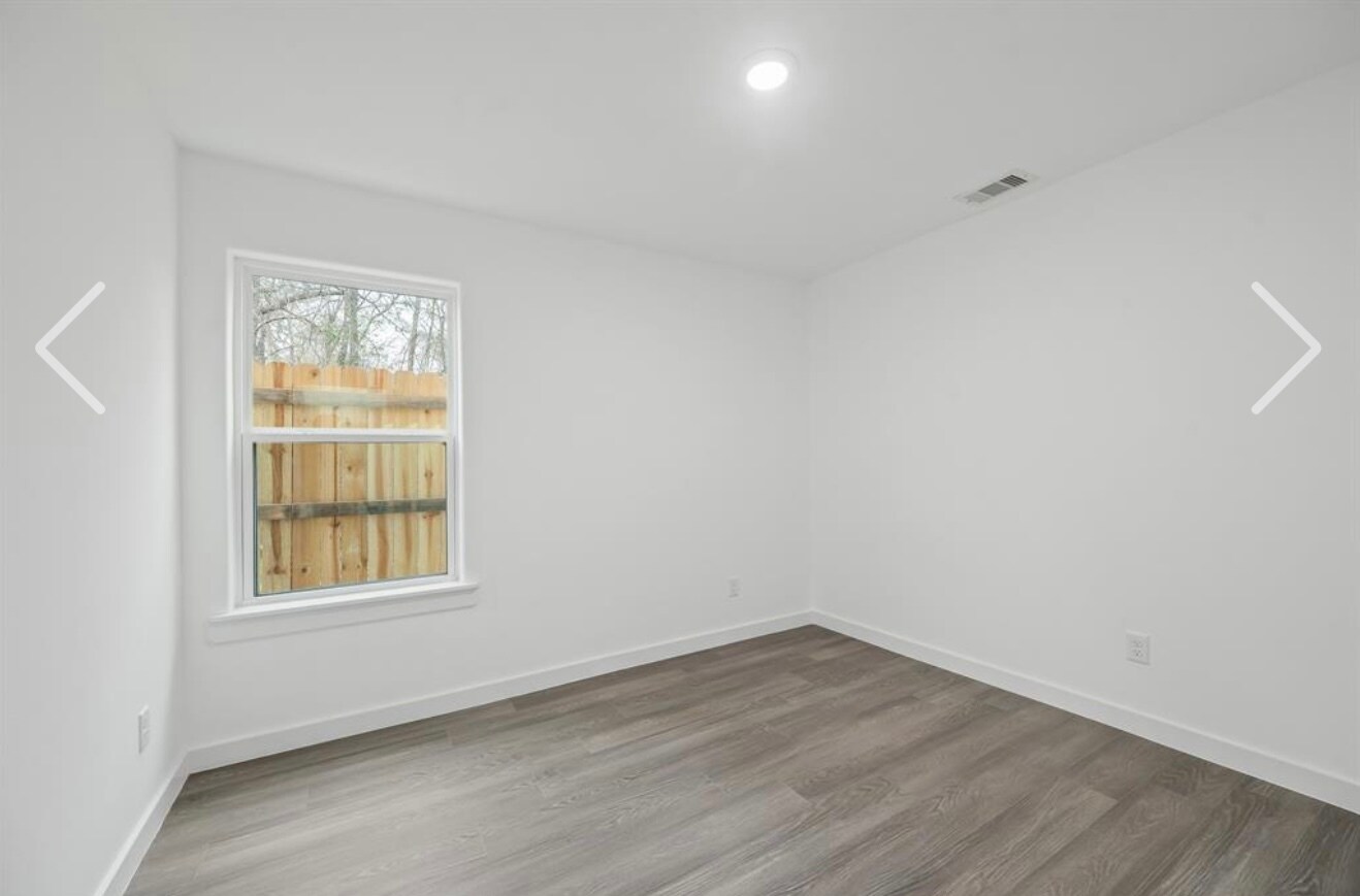 Building Photo - 7813 Laura Koppe Rd