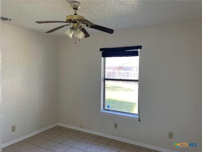 Building Photo - 2403 Hunt Dr