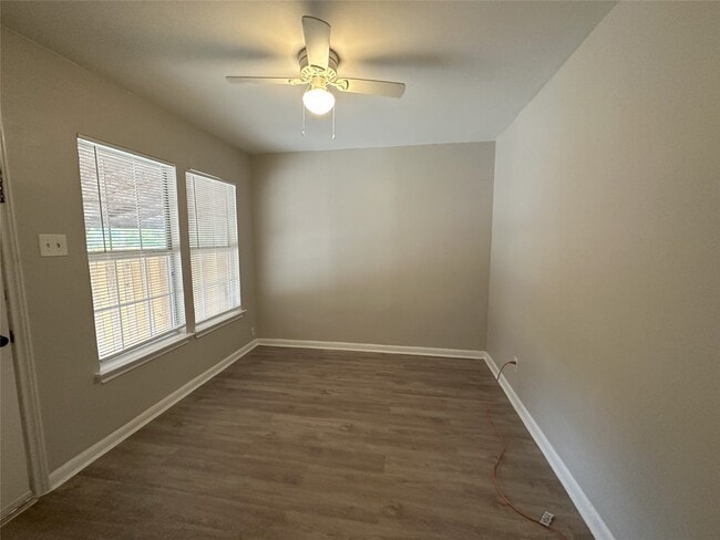 Building Photo - 515 Margil St