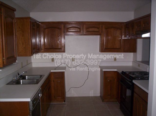Building Photo - 453 Little Valley Ct
