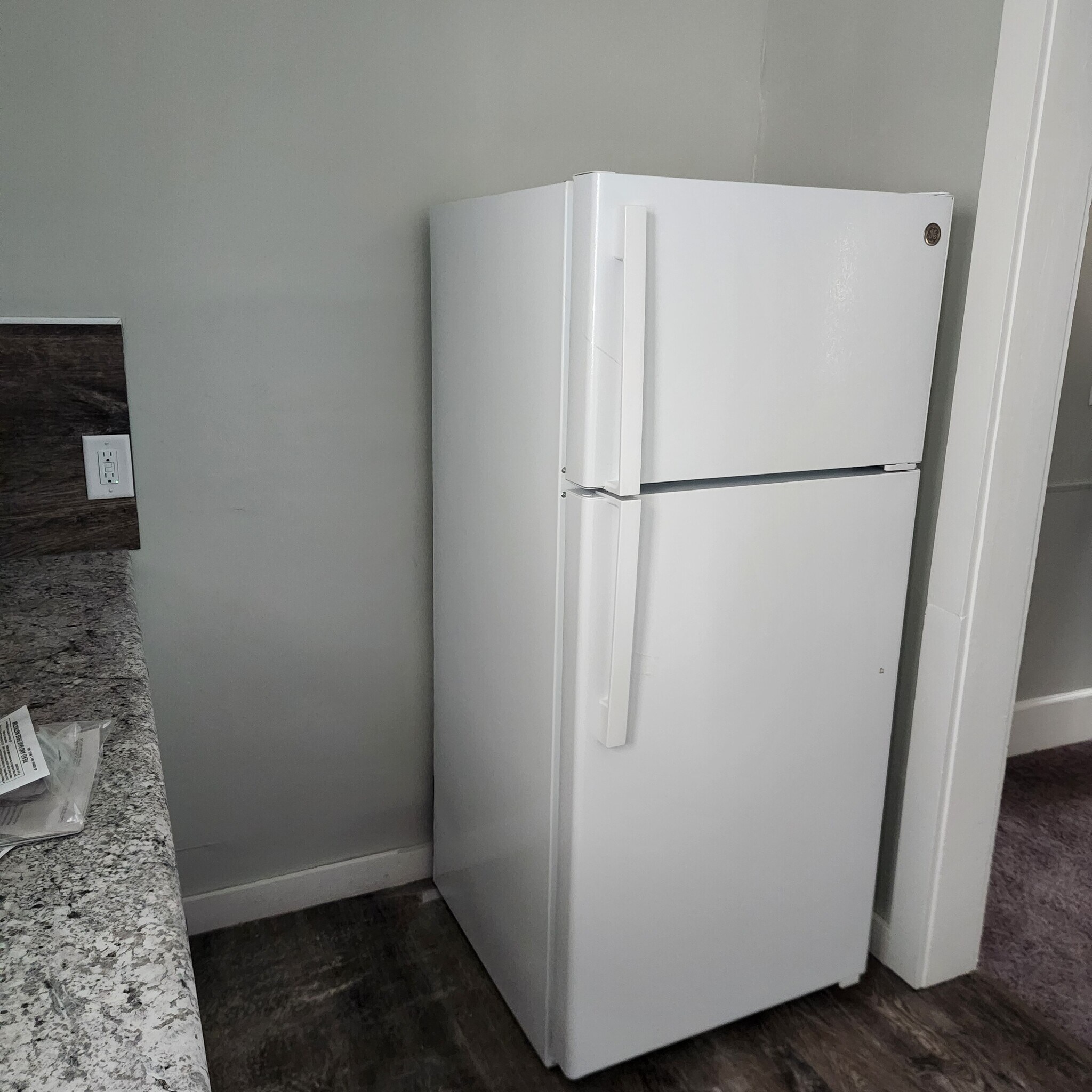 Building Photo - 212 1st St NW