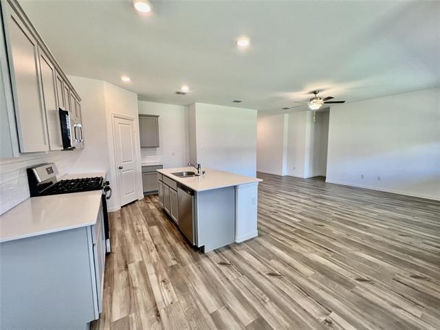 Building Photo - 1208 Sequoia Ln