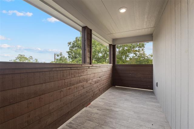 Building Photo - 1009 N Barrett Ave