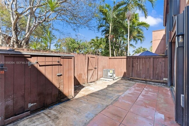 Building Photo - 6907 SW 115th Pl