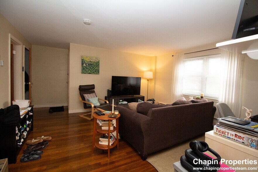 Building Photo - 79 Chestnut St