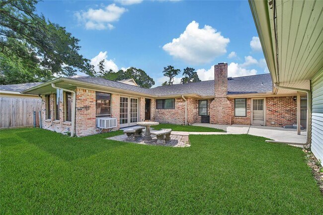 Building Photo - 1056 Martin St