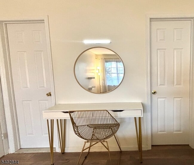 Building Photo - 702 Pinehurst Ct