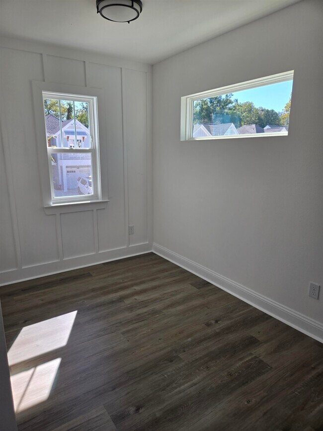 Building Photo - 5684 Native Oak Dr