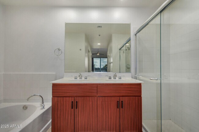 Building Photo - 2302 N Central Ave