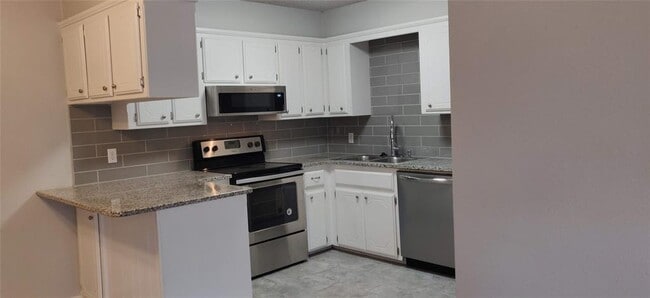 Building Photo - 1109 Parkview Dr