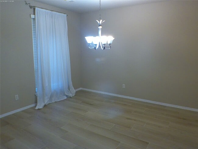 Building Photo - 20207 Emerald Cliff Ln