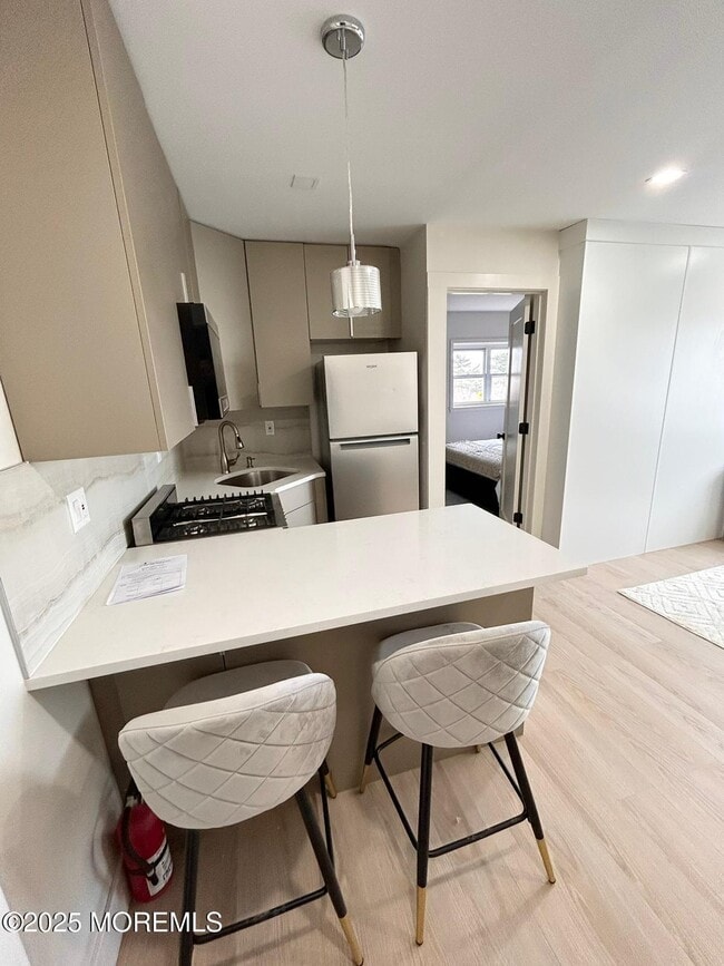 Building Photo - 1217 Ocean Ave N