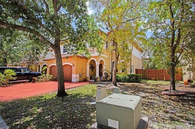 Building Photo - 14070 SW 50th Ct