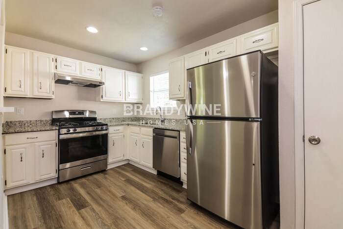 Building Photo - 1821 Whiteoak Dr