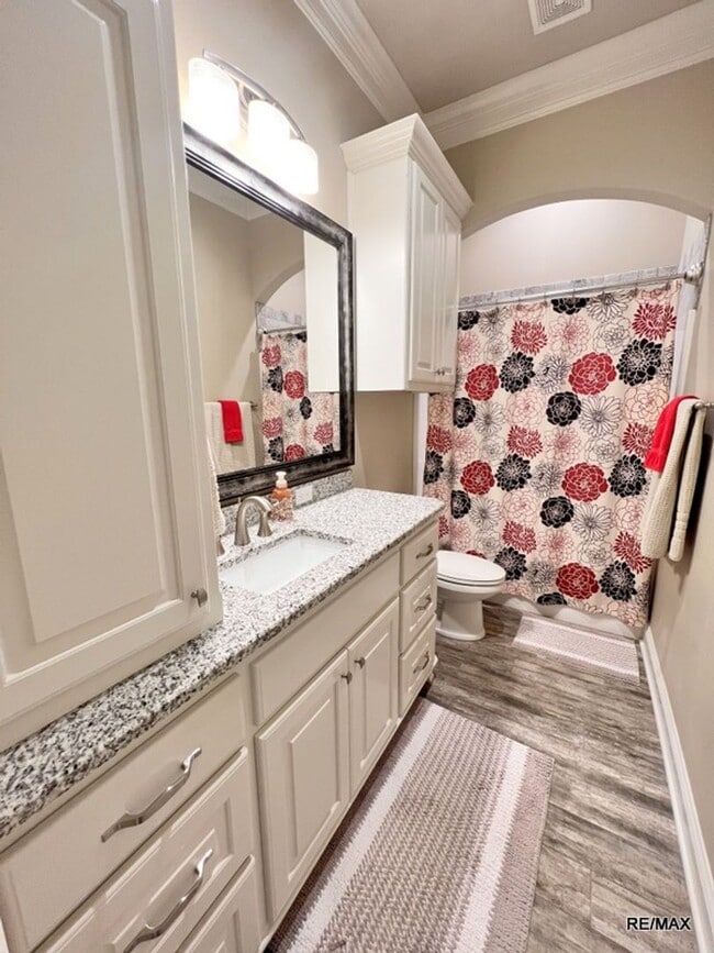 Building Photo - Exquisite Home in Rosedale Place of North ...