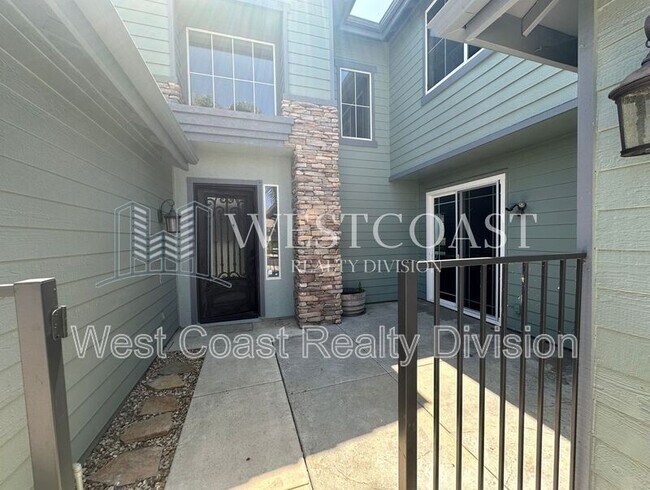Building Photo - 26719 Evergreen Ave