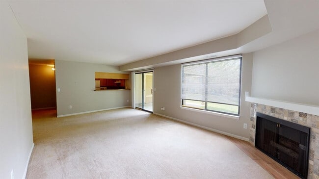 Building Photo - 275 Briarcrest Dr
