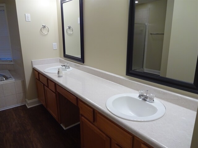 Building Photo - 212 Hedgewood Dr