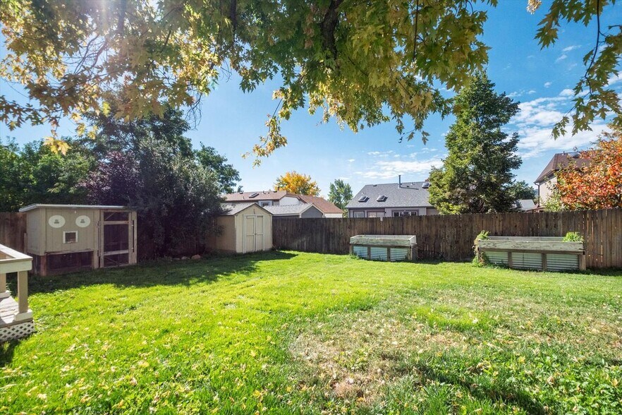 Building Photo - 9274 W Friend Dr