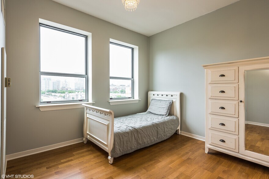 Second Bedroom - 437 W Division St