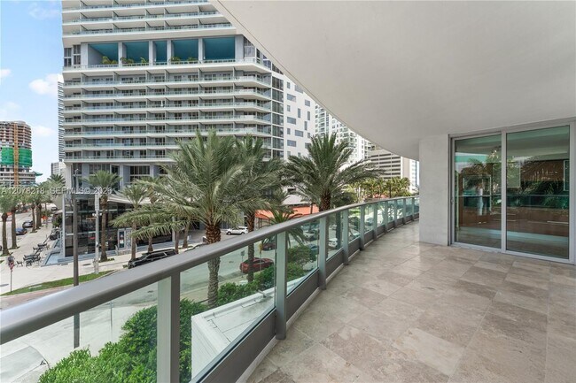 Building Photo - 1331 Brickell Bay Dr
