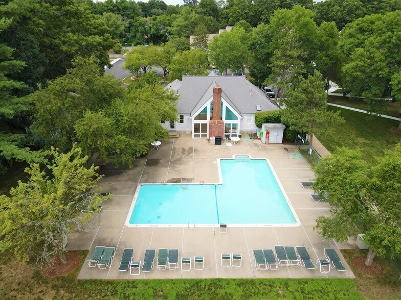 Building Photo - 4 Walden Dr