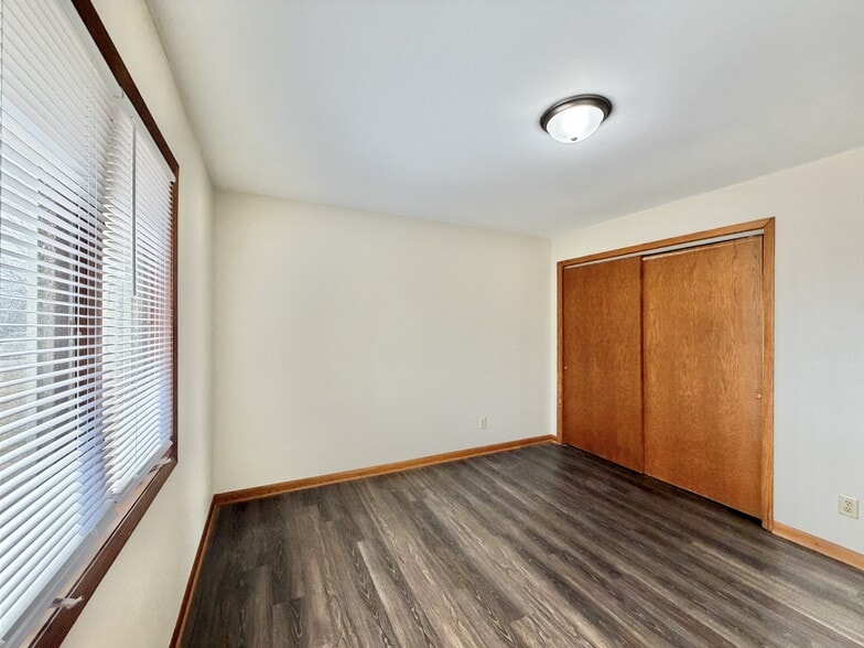 Building Photo - 2047 Colony Ct