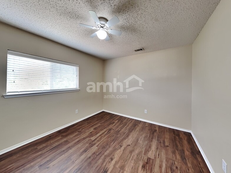 Building Photo - 8605 Arcadia Park Dr