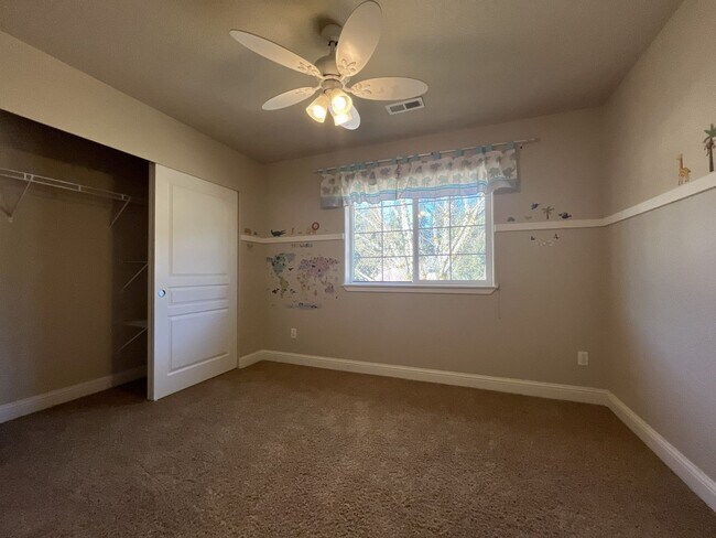 Building Photo - Beautiful 5 Bedroom Home + Office with Grand Entry, Gourmet Kitchen & Private Backyard