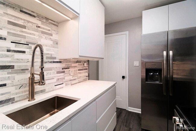 Building Photo - 1510 E 4th St