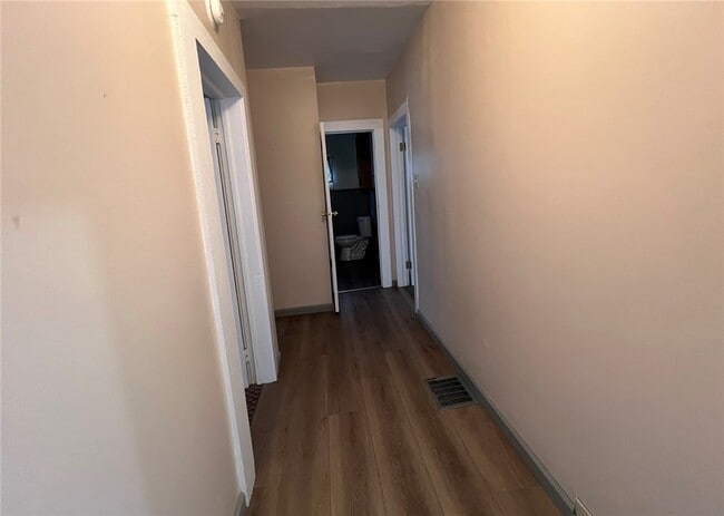 Building Photo - 912 Magee St