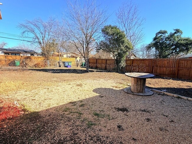 Building Photo - 339 Waxwood Ln