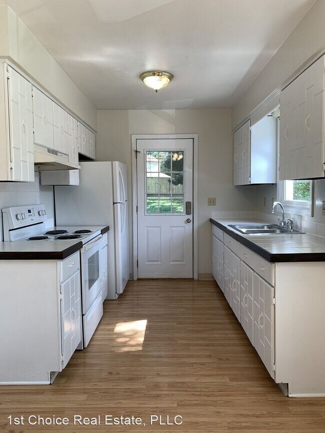 Building Photo - 3 br, 1 bath House - 5523 W. Michigan Ave.