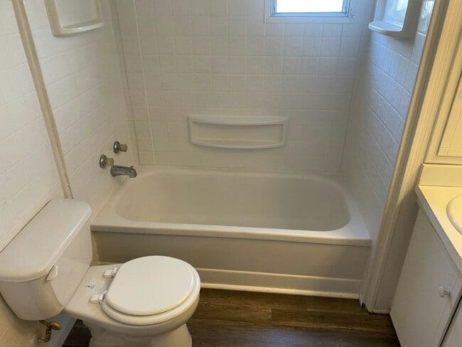 Building Photo - 5 Tavares Rd