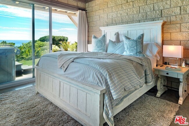 Building Photo - 3020 Corral Canyon Rd