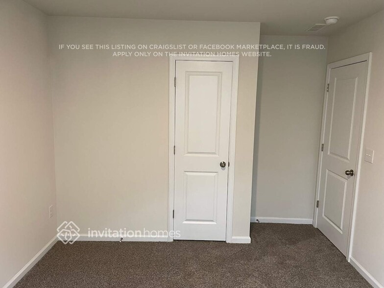 Building Photo - 2300 Pebble Close Ct
