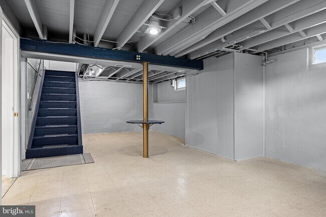 Building Photo - 505 Hazel Ave