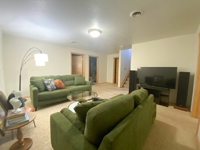 Building Photo - 13057 Velp Ave