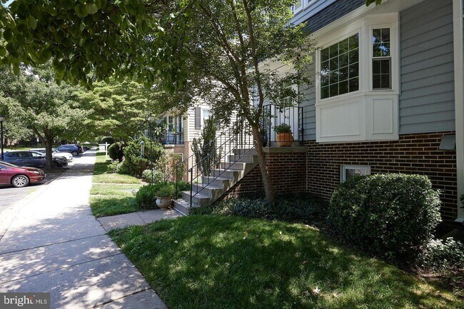 Building Photo - 124 Barnsfield Ct