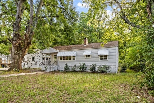 Building Photo - 832 Meadowbrook Dr
