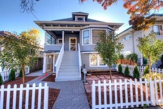 Building Photo - 315 1st St